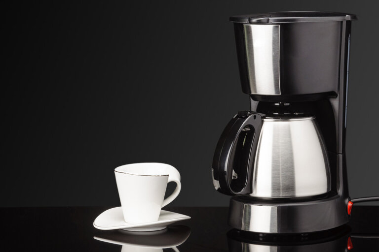 cafetera con termo