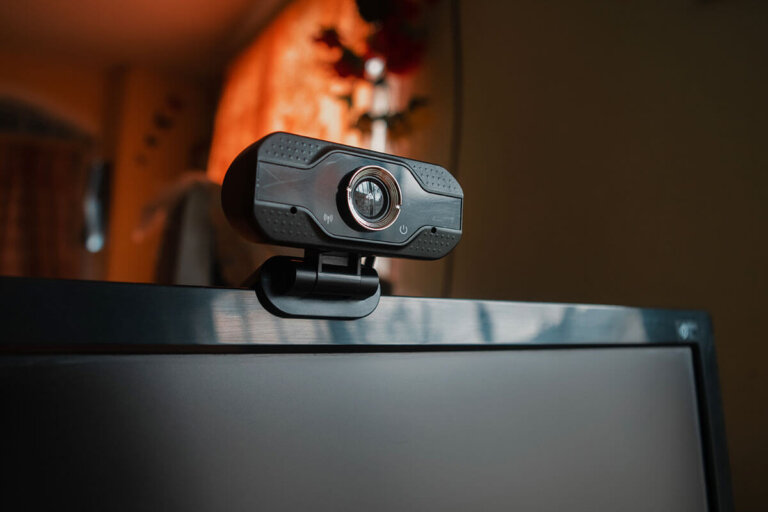 cámara web con micrófono