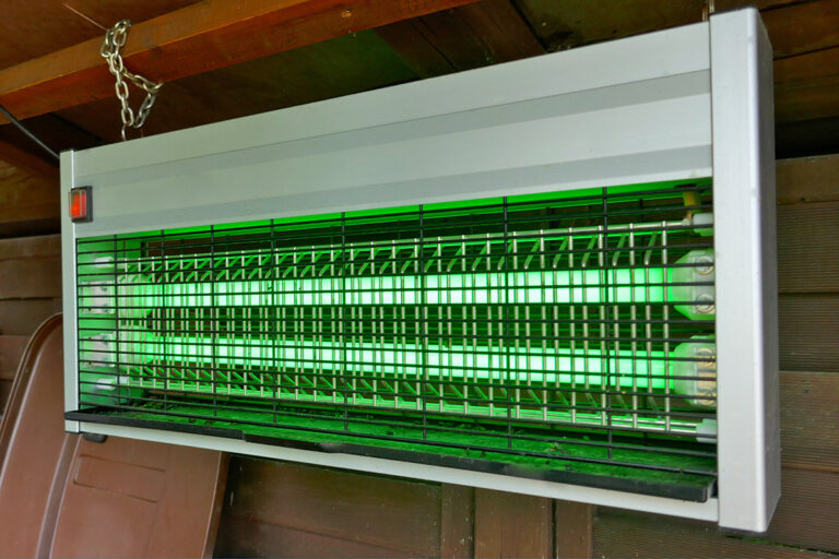 lámpara antimosquitos