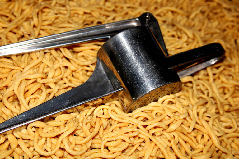 prensa para Spätzle
